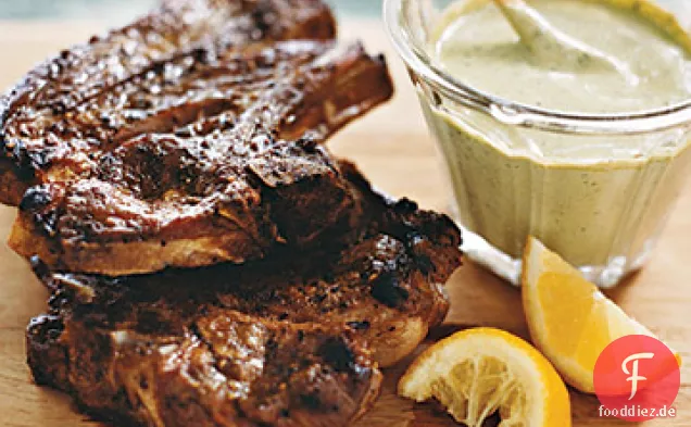 Gegrillte Lammschulterkoteletts mit Kräuter-Aioli