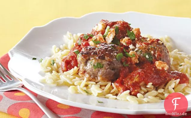 Griechische Pasta mit Fleischbällchen