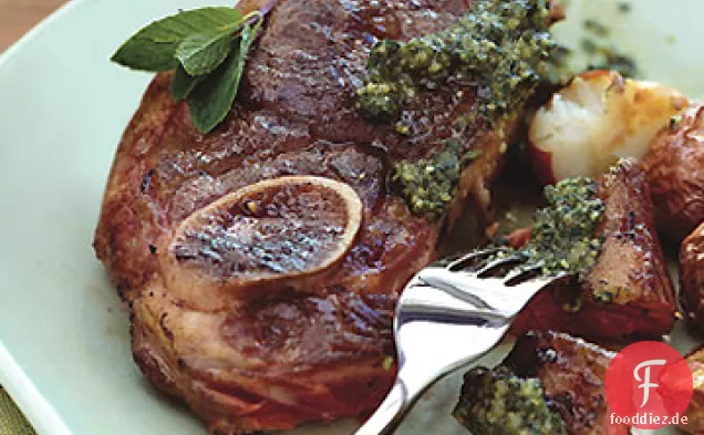 Pan-Gegrilltes Lamm mit Walnuss-Minze-Pesto