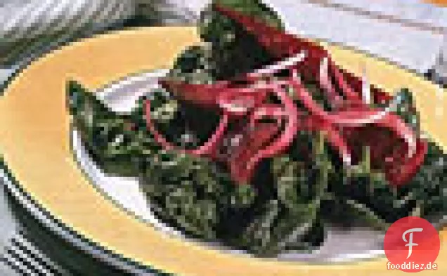 Spinat und gerösteter Rübensalat mit Ingwervinaigrette