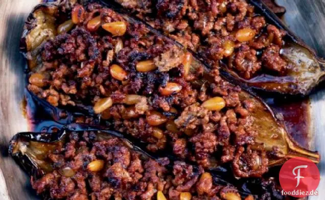 Gefüllte Auberginen mit Lamm und Pinienkernen aus 'Jerusalem'