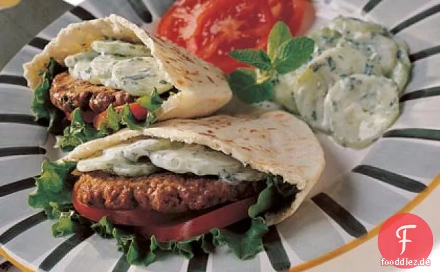 Griechische Taschenbrot-Sandwiches mit Lamm