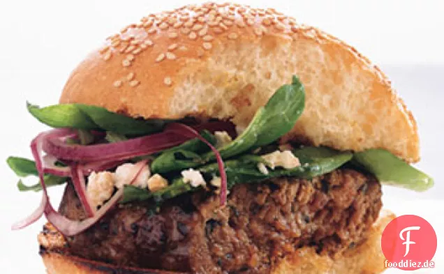 Griechische Lammburger mit Spinat und rotem Zwiebelsalat