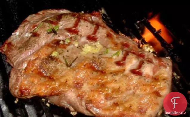 BBQ oder geröstete gewürzte Lammkeule