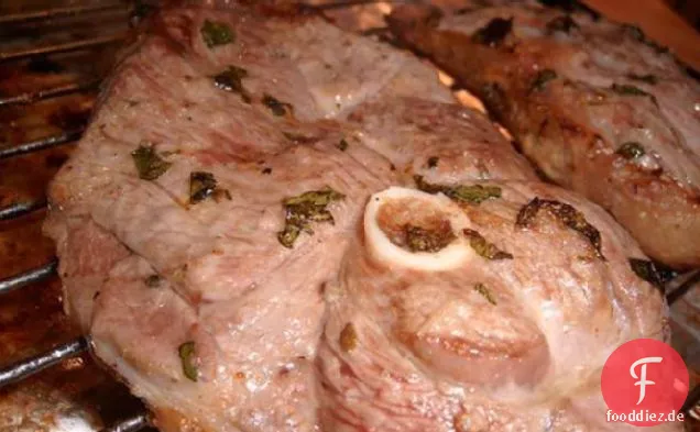Gegrilltes mariniertes Lamm