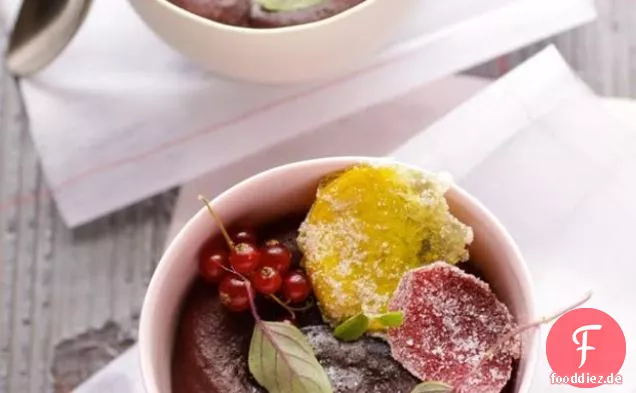Glutenfreie Schokolade und geröstete Rübenpuddingkuchen