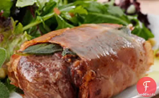 Lammkoteletts mit Schinken und Salat