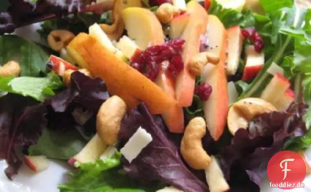 Cashew-Salat mit Äpfeln & Birnen