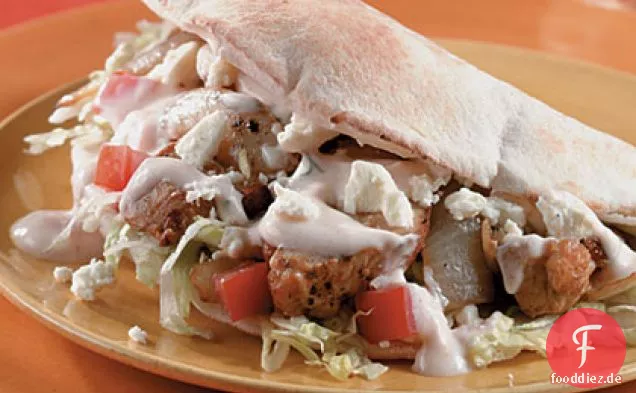 Hähnchen Pitas mit Joghurt-Dill-Sauce