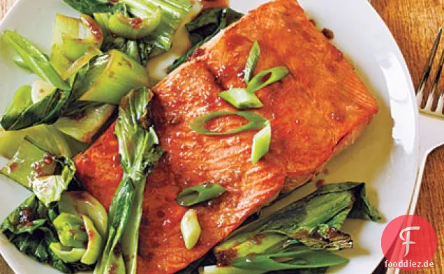 Lachs und Bok Choy