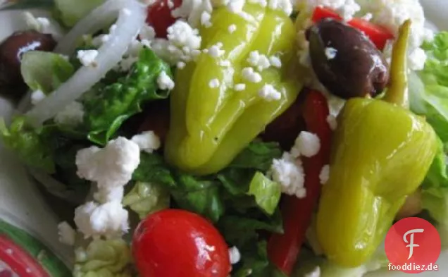 Schneller und einfacher griechischer Salat
