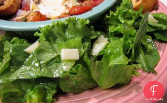 Klassischer französischer grüner Salat