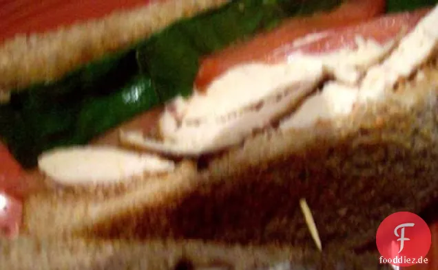 Huhn Caesar BLT-Sandwich