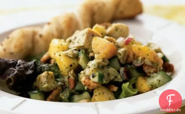 Hühnersalat mit Nektarinen in Minzvinaigrette