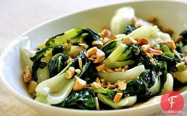 Baby Bok Choy Mit Cashew-Nüssen