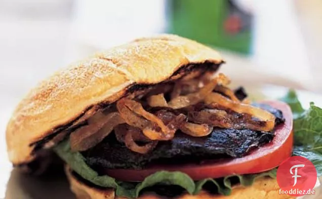 Portobello-Steak-Burger mit Karamellisierten Zwiebeln