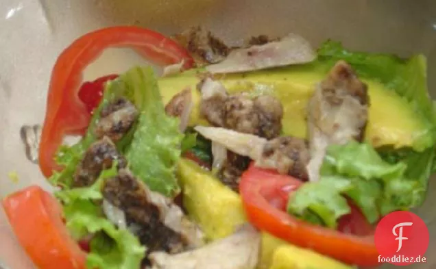 Probieren Sie die Inseln Jerk Chicken Salat