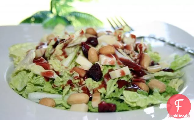 Süßer und würziger Balsamico-Salat (mit Honig gerösteten Erdnüssen)