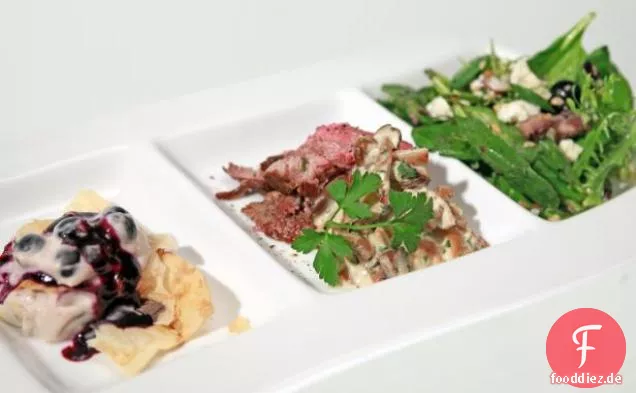 Baby-Spinatsalat mit warmem Wildpilz und Blaubeervinaigrette