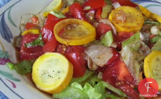 Tomaten-Pattypan Squash-Salat