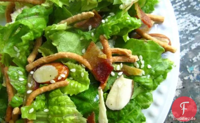 Knuspriger geworfener Salat