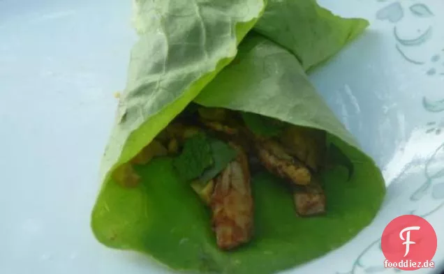 Gegrilltes Hoisin-Hähnchen in Salatbechern