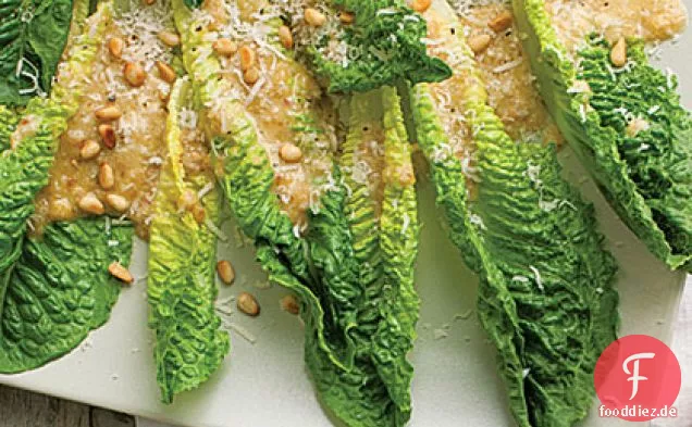 Kiefer-Nuss-Salat Speere