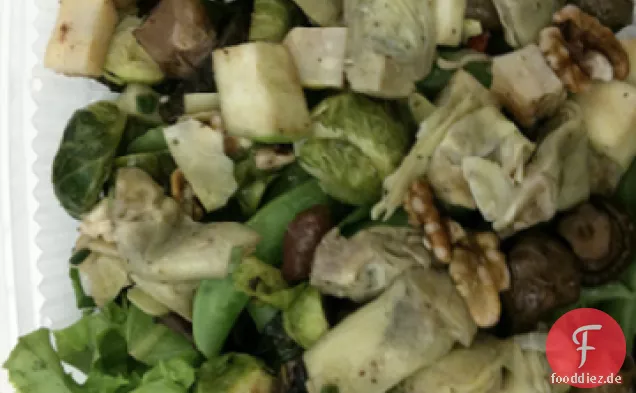 Mittag- oder Abendessen Salat