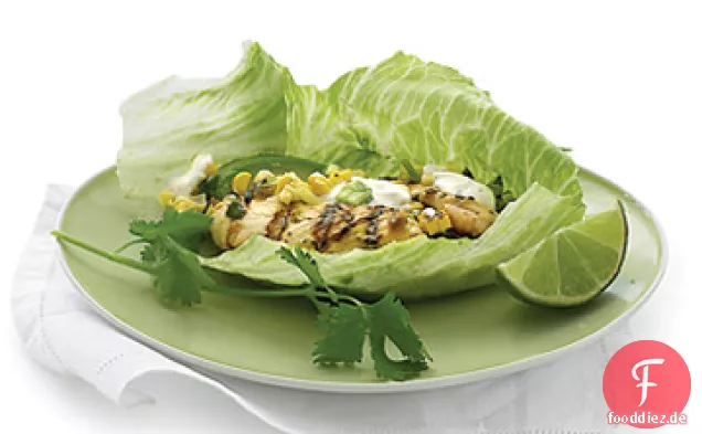 Gegrilltes Huhn und Mais Salat Wraps