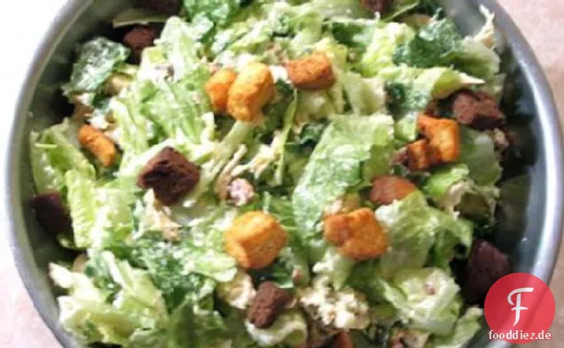 Einfacher Hühnchen-Caesar-Salat