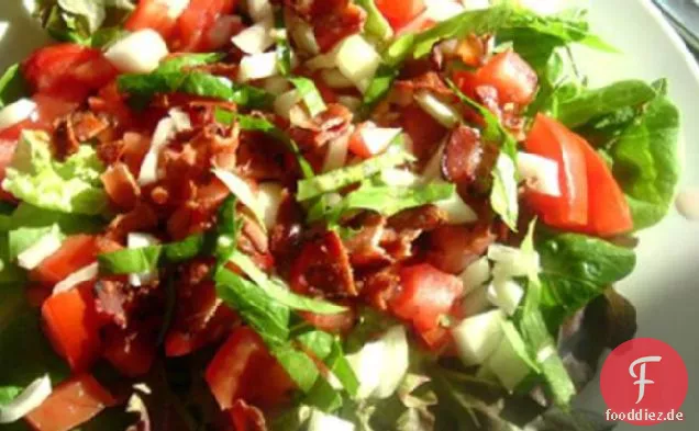 Tomaten-Speck-Salat in Bibb-Salatbechern