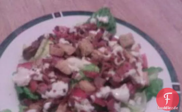 Darthlaurie ist Rindfleisch, Speck-und Blauschimmelkäse-Salat