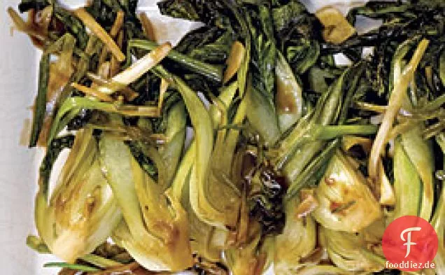 Gebratener Bok Choy mit Knoblauch, Ingwer und Jakobsmuscheln
