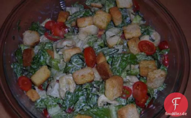 Provenzalischer Caesar Tortellini Salat