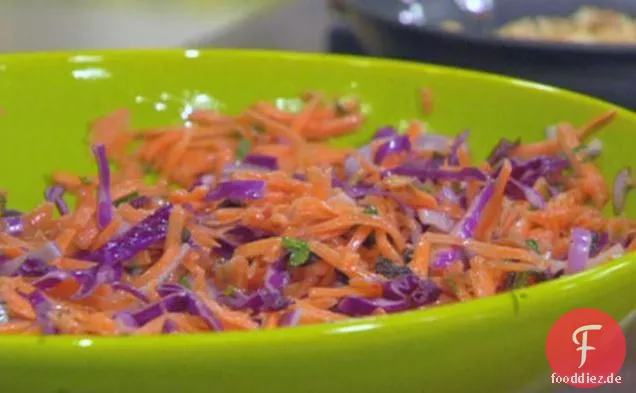 Gerösteter Haselnuss- und Karottensalat
