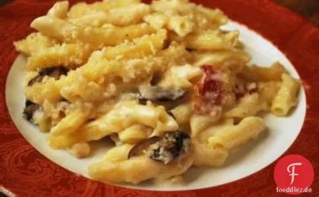 Makkaroni und Käse mit Pilzen und Speck