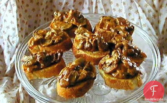 Teuflische Pilze auf geröstetem Ciabatta