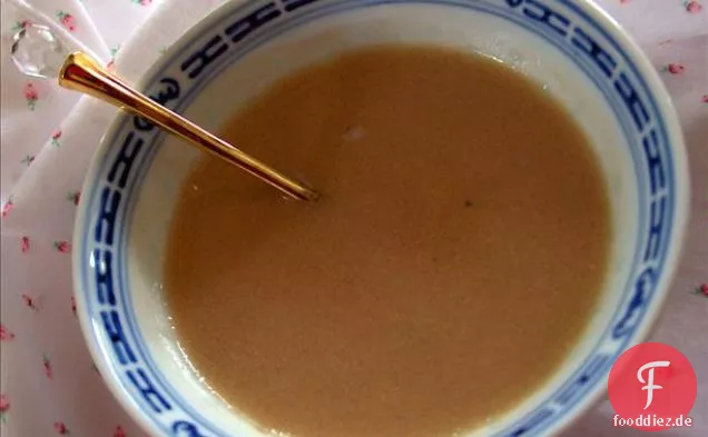 Dijon Rotwein-Vinaigrette