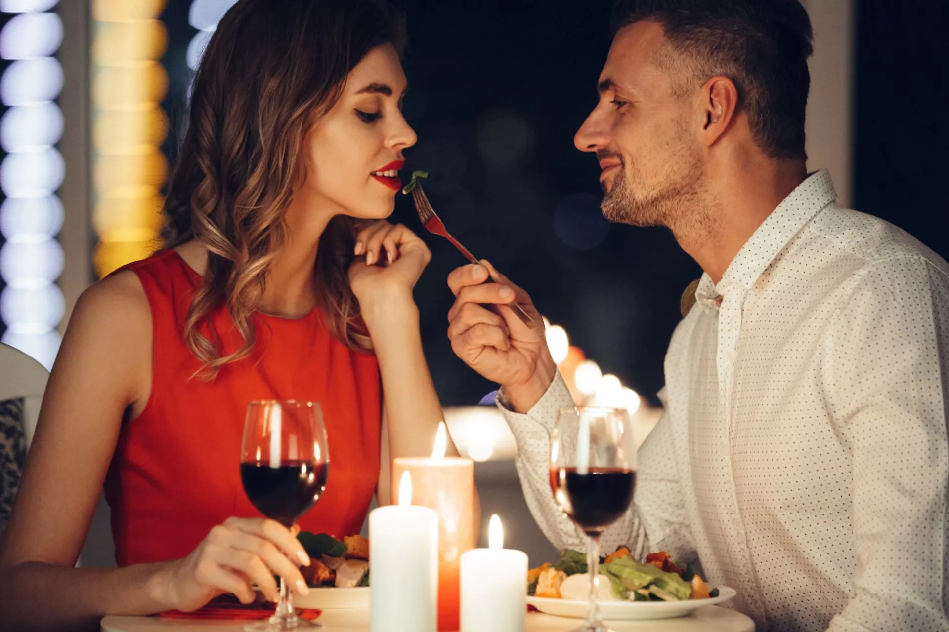 31 Romantische Dinner-Ideen, die genau die richtige Stimmung machen
