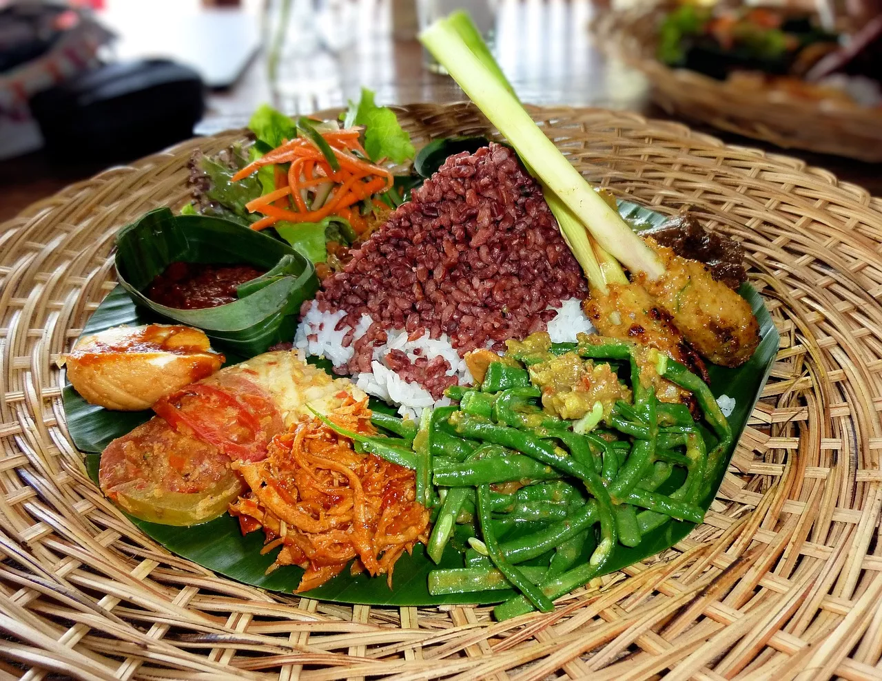 Indonesische Küche durch Gewürze, Kultur und Tradition